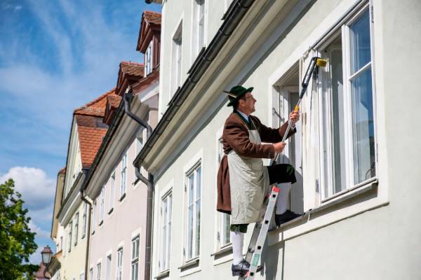 Fensterreinigung & Fensterpflege im Frühjahr